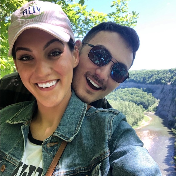 Meet your Posher, Victoria - Picture 2 of 2